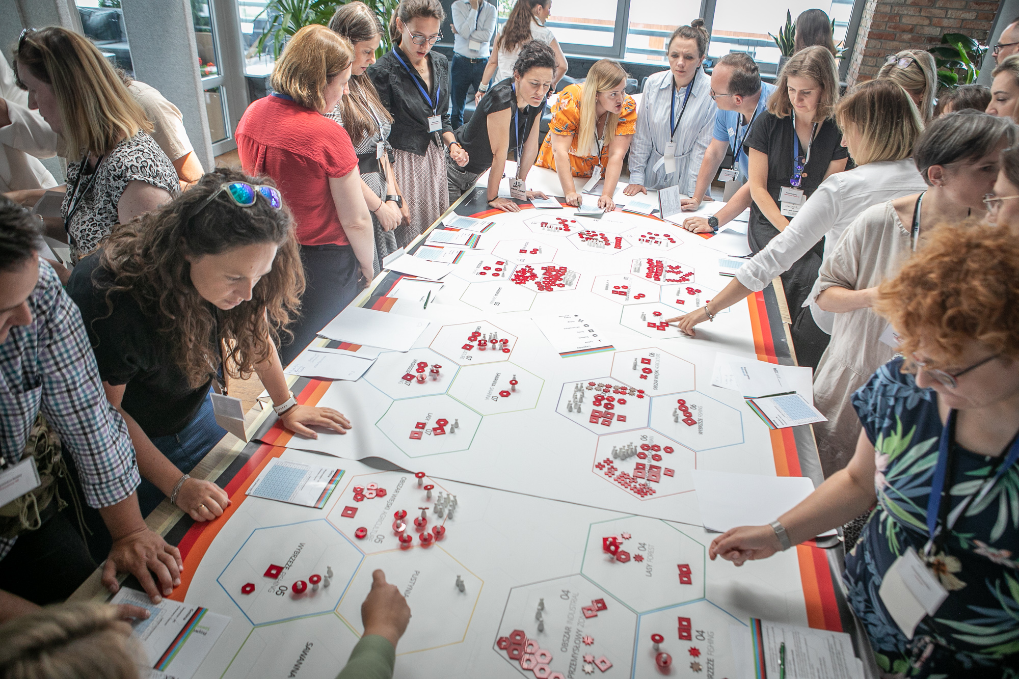 HEXgame - symulacja zarządzania organizacją